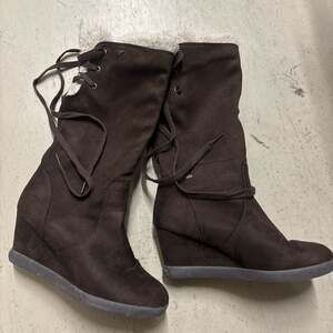 Vintage Roxy Black Moccasin Boots Size: 8